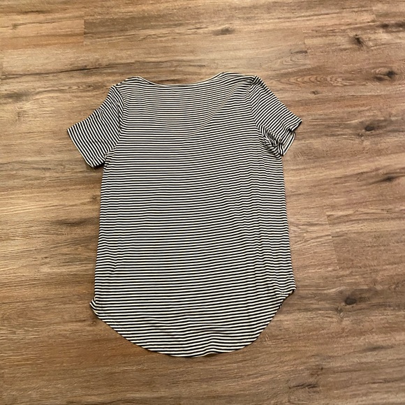 Never worn MUDD V-Neck - Picture 2 of 3